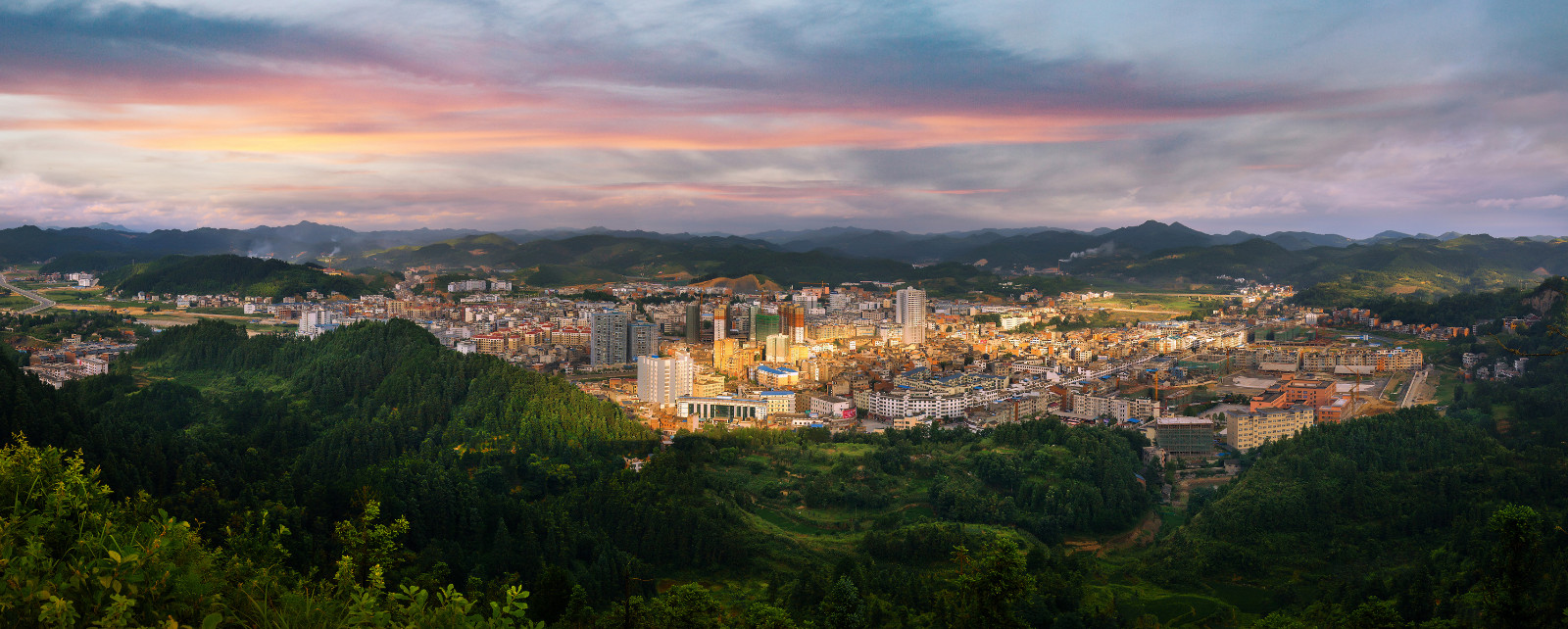 三穗全景(田健).jpg